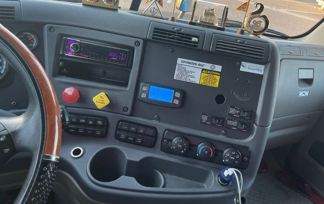 2018 FREIGHTLINER Cascadia 125 - Image 7